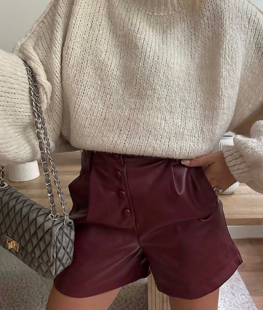 SHORT HOLLY